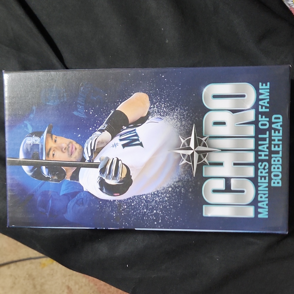 Ichiro Hall of Fame Bobblehead. BRAND NEW.